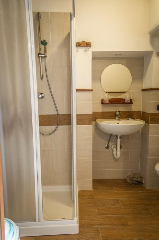 Al Pasche Bed and Breakfast Dronero Exteriör bild