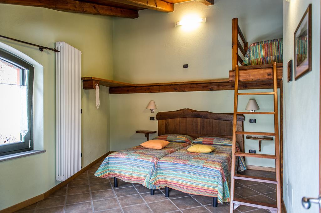 Al Pasche Bed and Breakfast Dronero Rum bild